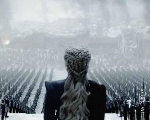 Daenerys Targaryen dando un discurso en Juego de Tronos